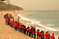 بالصور: مدرسة أجيال الثانوية تصرخ كفى لمعاناة اللاجئين السوريين 